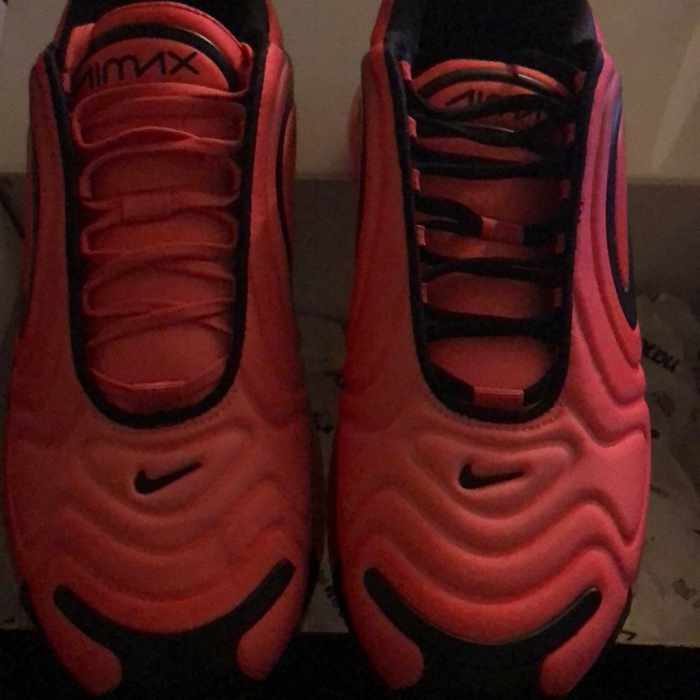AirMax 720 - Picture 2 of 5